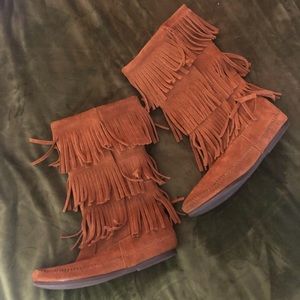 Tan Minnetonka boots size 9